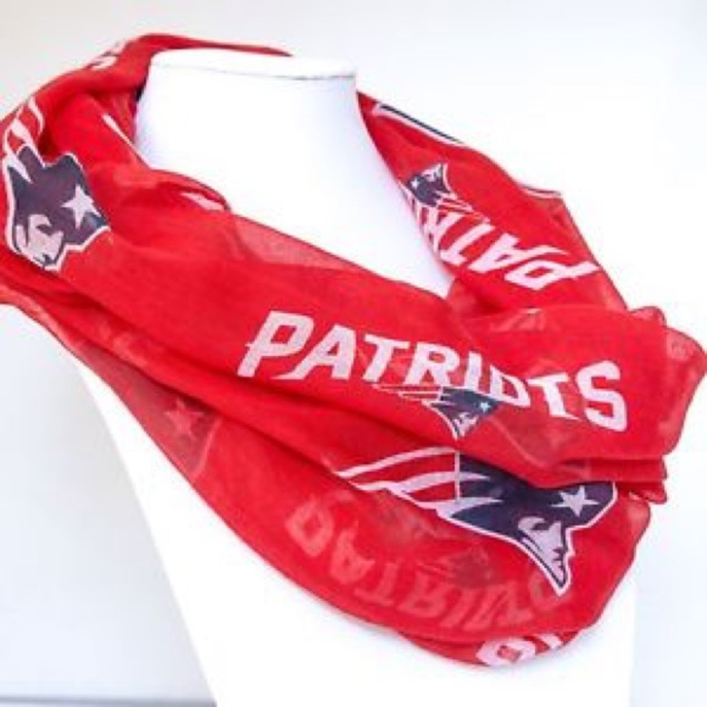 SOLD ! New England Patriots infinity scarf ! ❤️